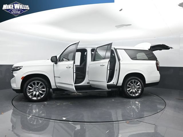 Used 2022 Chevrolet Suburban LT RWD image 28