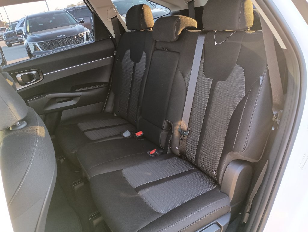 Used 2026 Kia Sorento LX FWD image 28