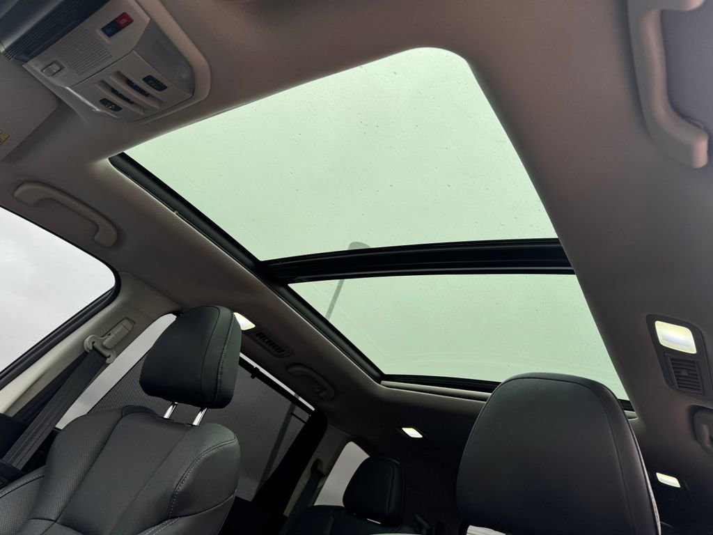 Used 2022 Subaru Ascent Limited w/ Technology Package image 10