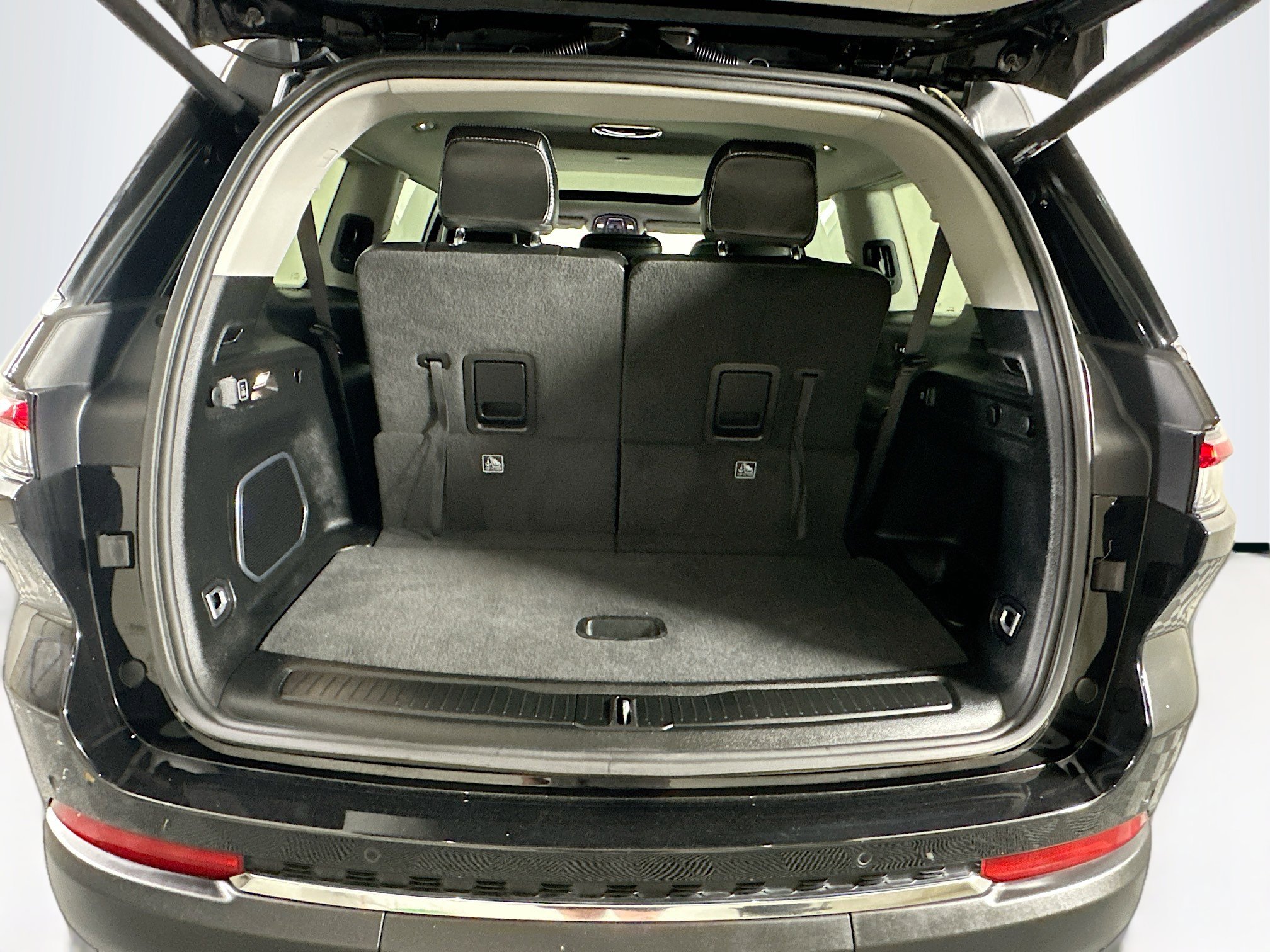 Used 2022 Jeep Grand Cherokee L Limited image 31