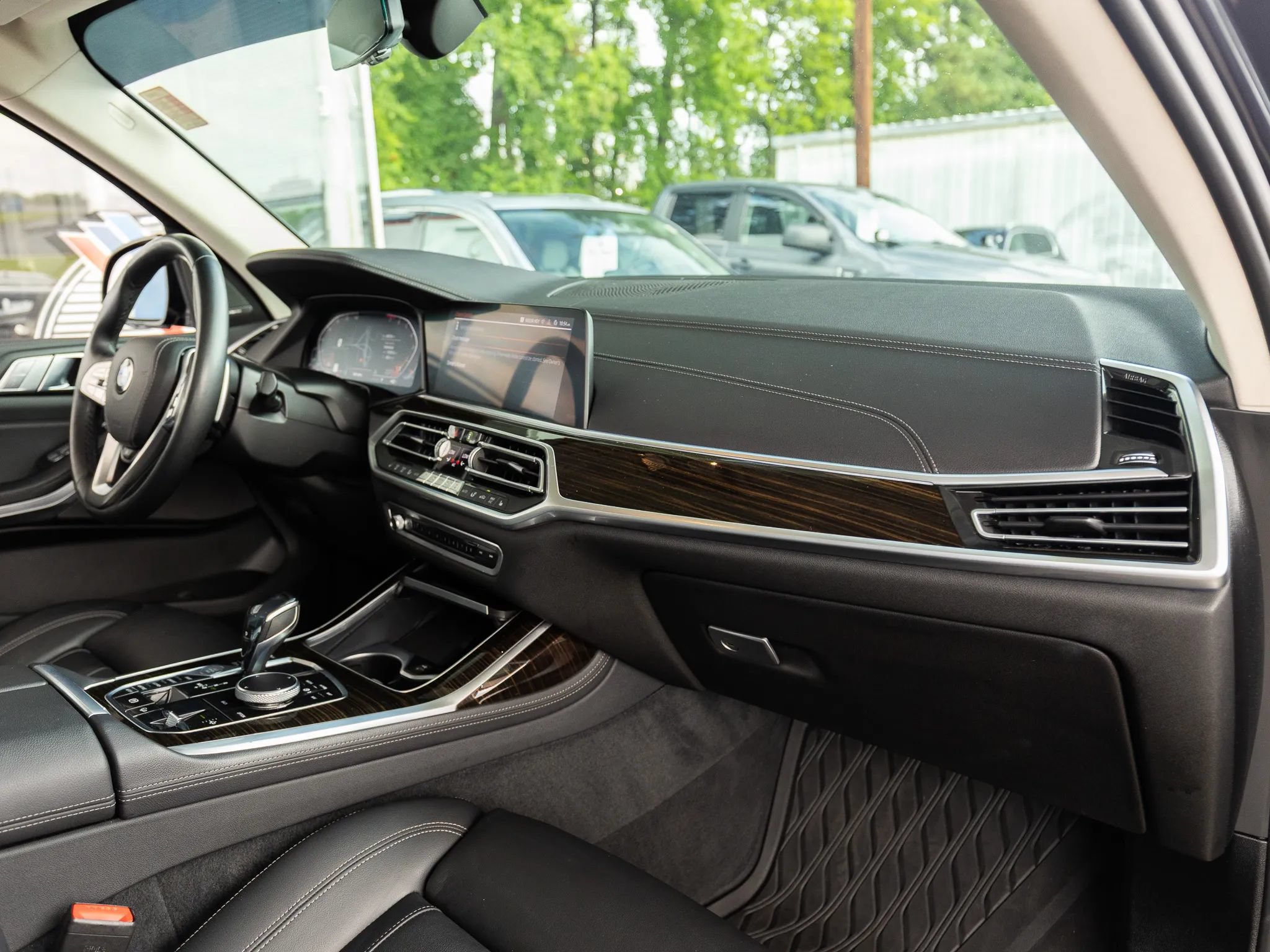 Used 2022 BMW X7 xDrive40i w/ Premium Package AWD/4WD image 23