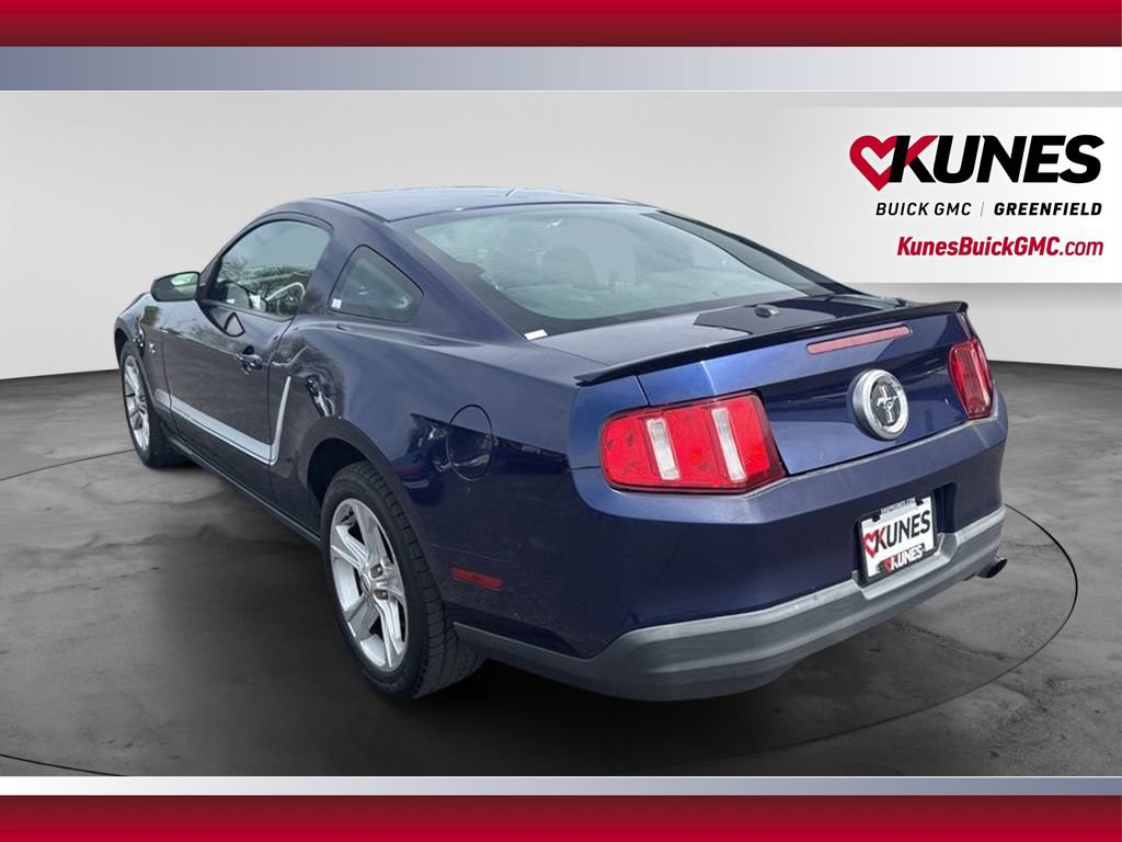 Used 2010 Ford Mustang Coupe RWD image 8