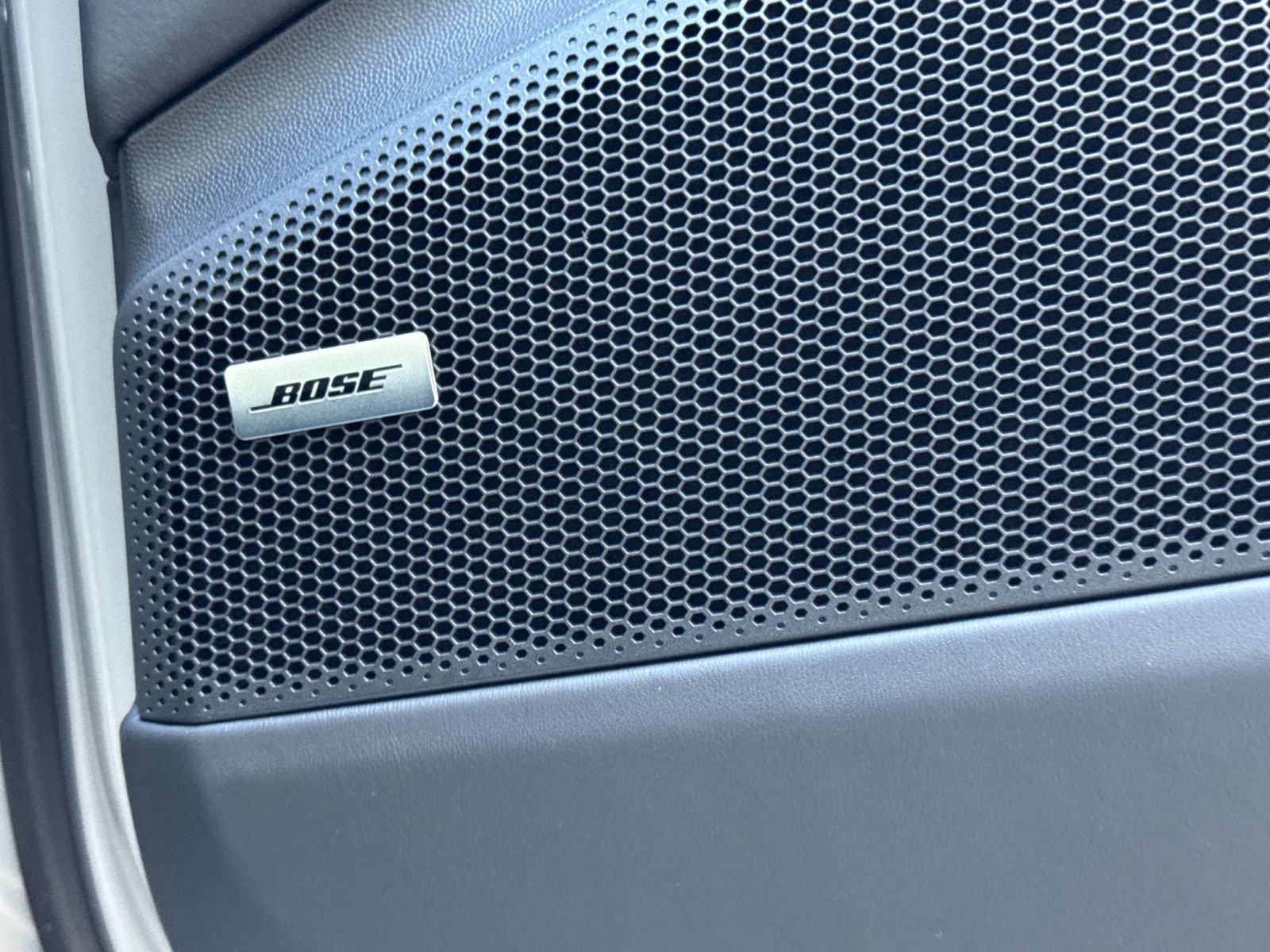 New 2026 Porsche Macan Turbo Electric image 21