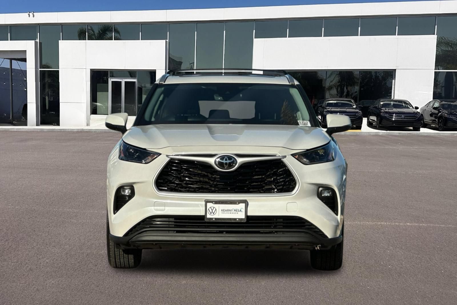 Used 2022 Toyota Highlander XLE FWD image 8