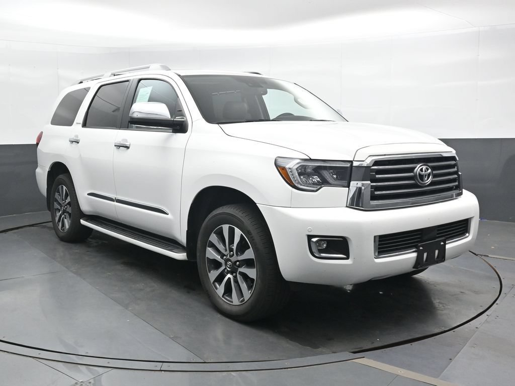 Used 2018 Toyota Sequoia Limited w/ Safety & Convenience Package AWD/4WD image 4