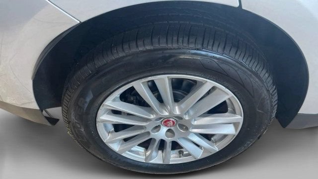 Used 2017 Jaguar F-PACE Prestige AWD/4WD image 6