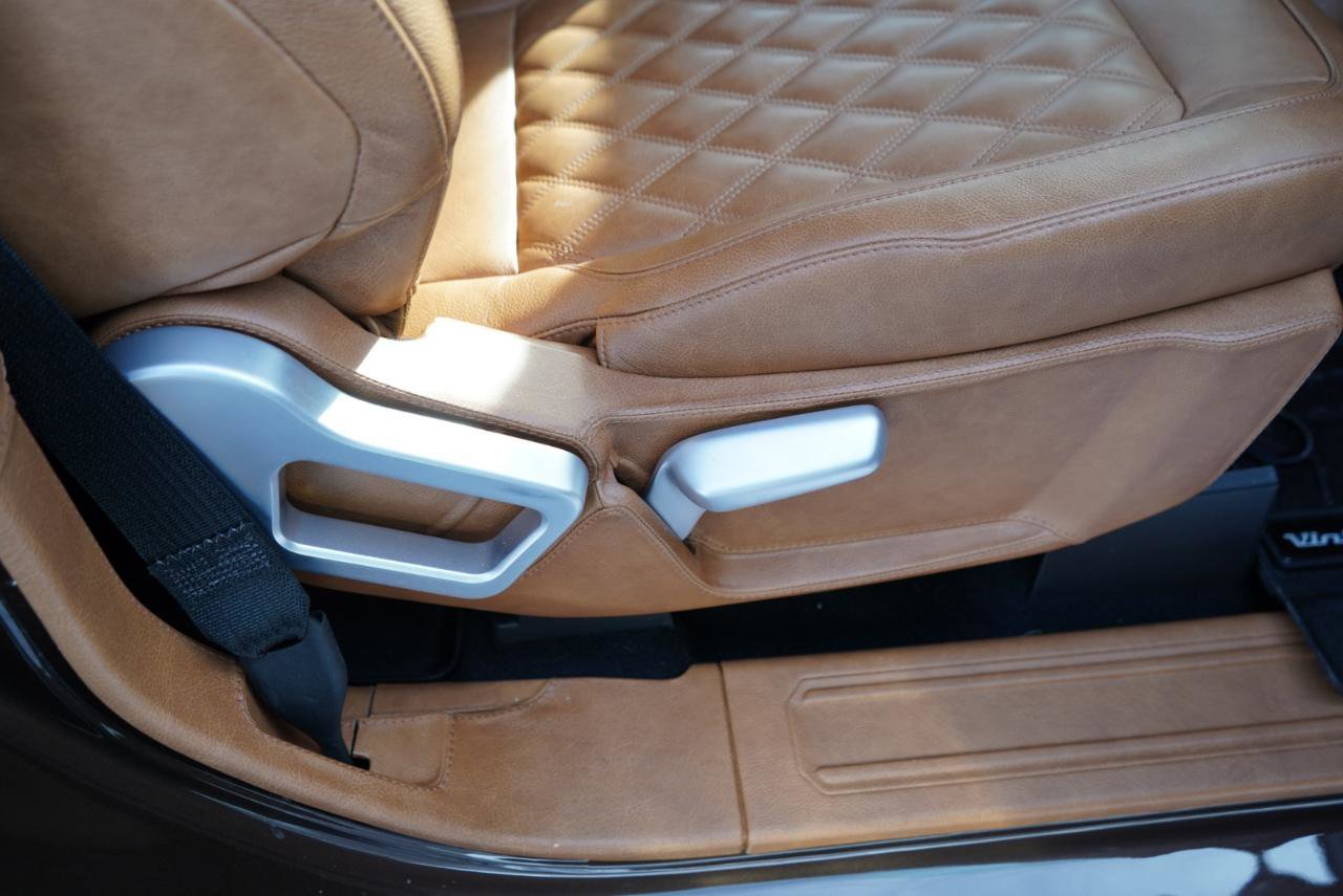 Used 2025 Ford Bronco Badlands image 81