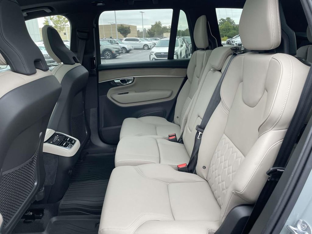 New 2026 Volvo XC90 B6 Plus w/ Protection Package Premier image 4