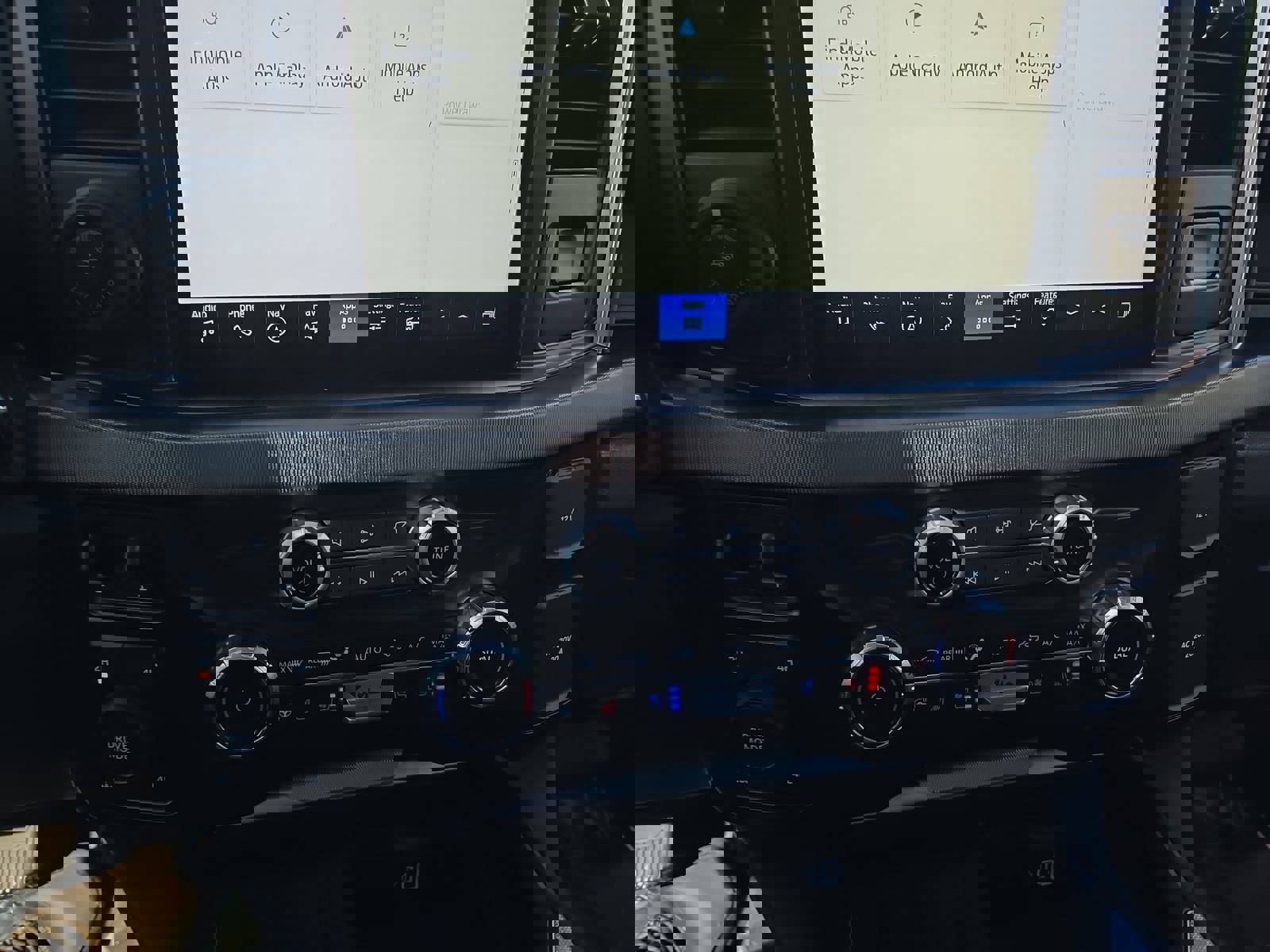 Used 2024 Ford F350 Platinum w/ FX4 Off-Road Package image 22