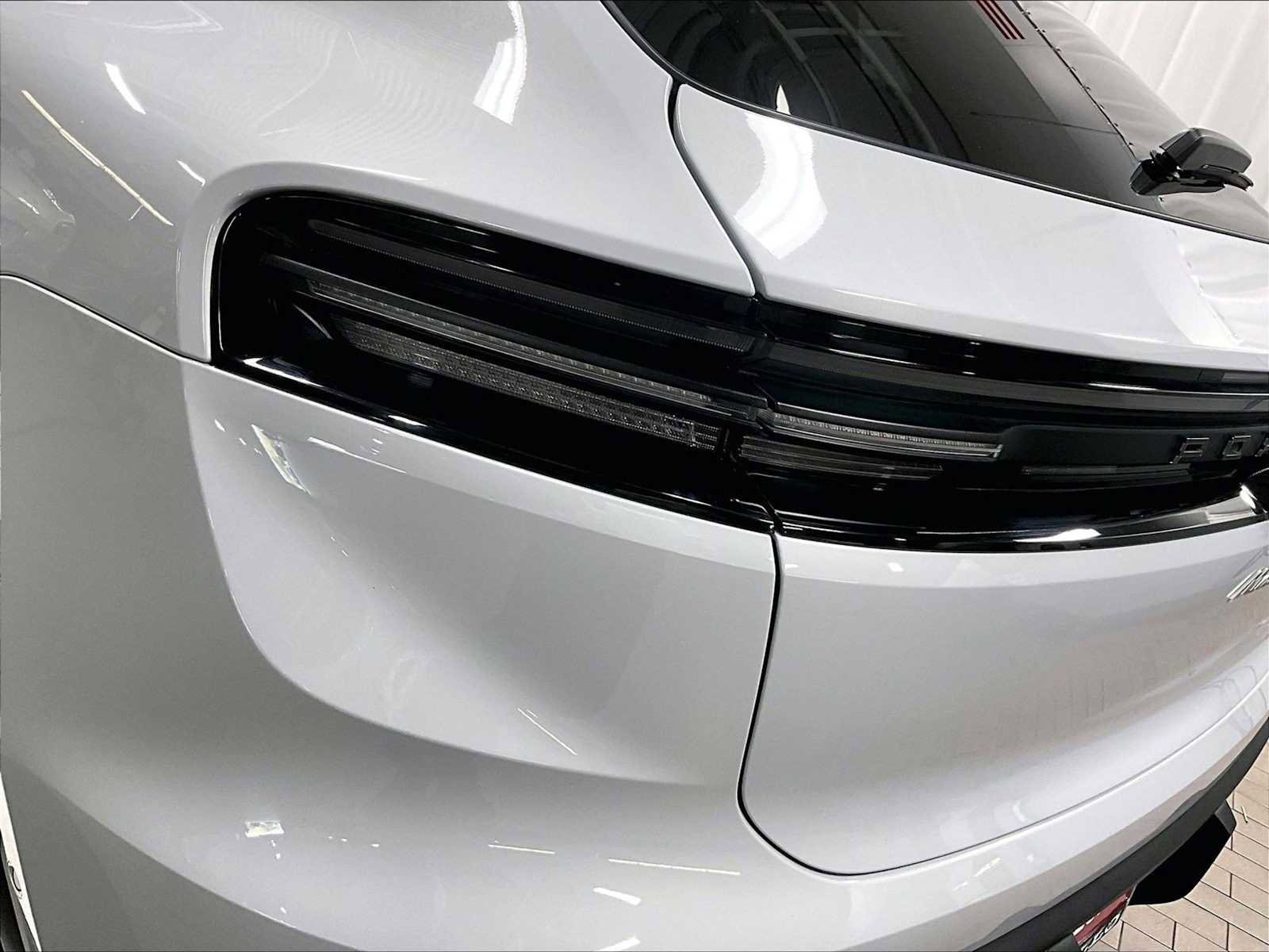 Used 2024 Porsche Macan 4 Electric image 35