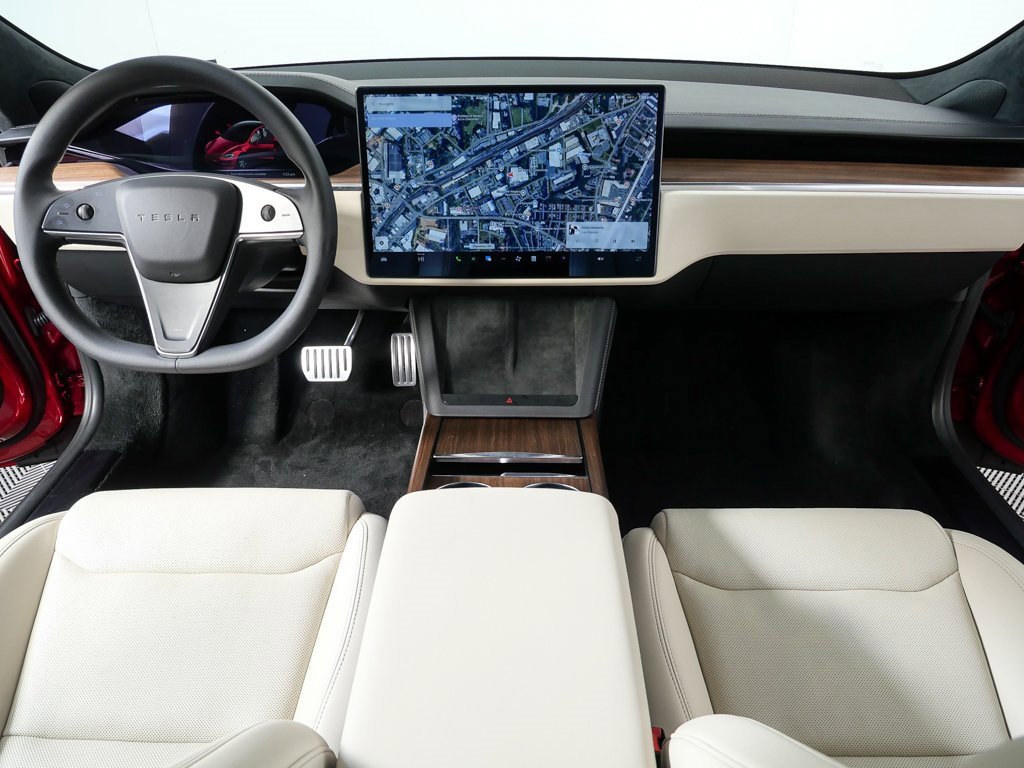 Used 2023 Tesla Model S Standard Range image 16