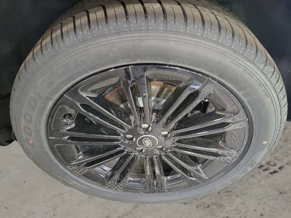 New 2026 Land Rover Range Rover Evoque Dynamic SE image 10