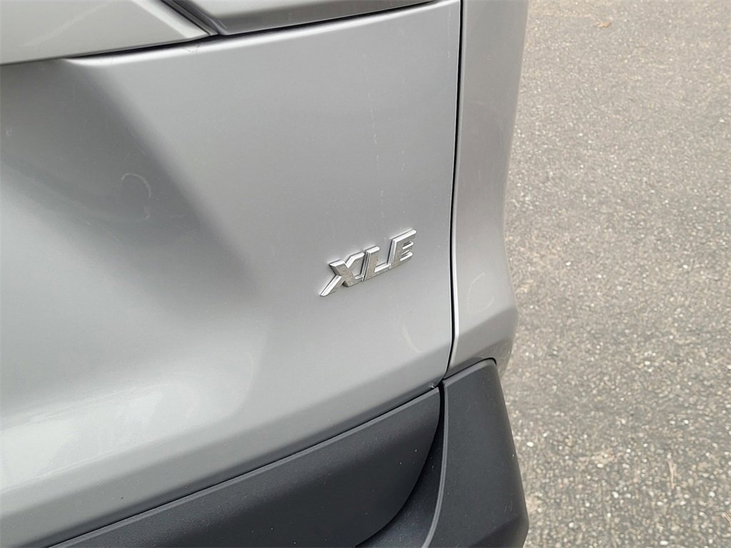 Used 2022 Toyota RAV4 XLE image 8