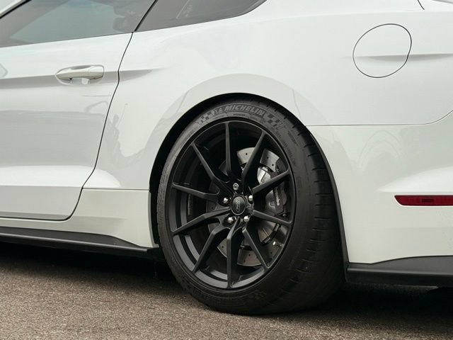 Used 2016 Ford Mustang Shelby GT350 w/ Technology Package RWD image 50