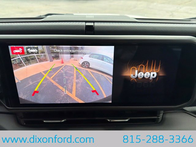 Used 2025 Jeep Wrangler Unlimited Sahara AWD/4WD image 12