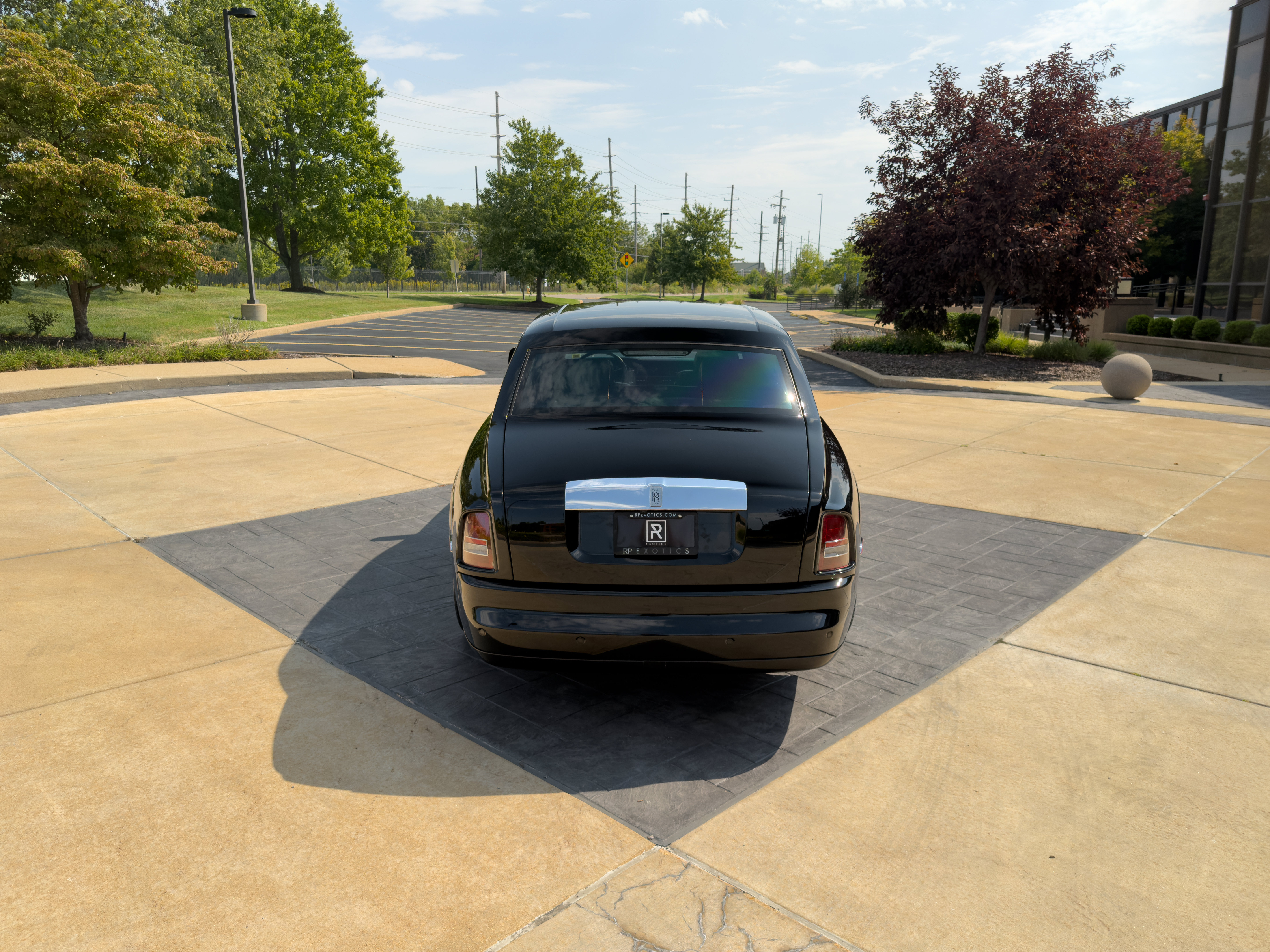 Used 2010 Rolls-Royce Phantom Sedan RWD image 5