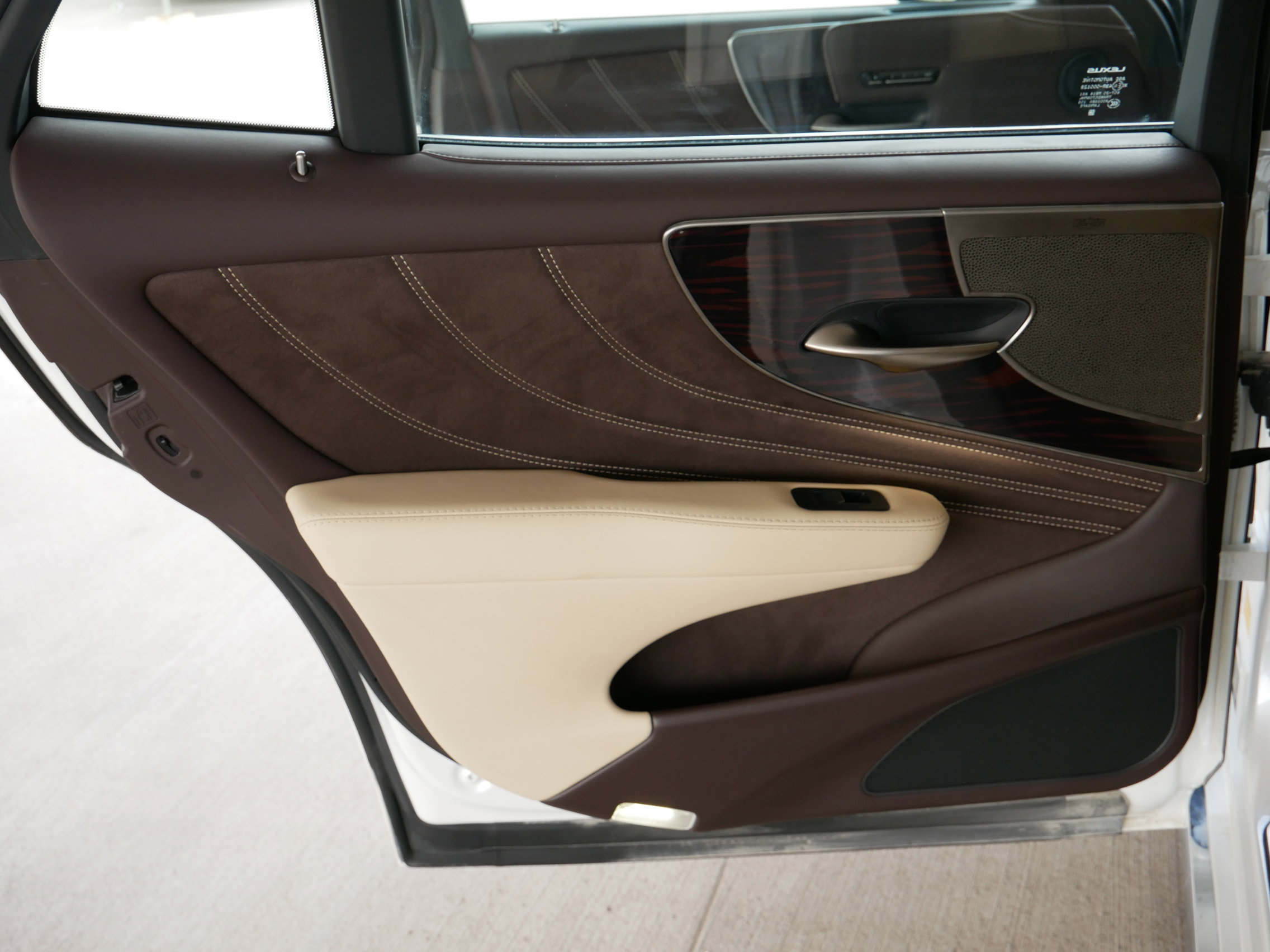 Used 2019 Lexus LS 500 AWD image 24