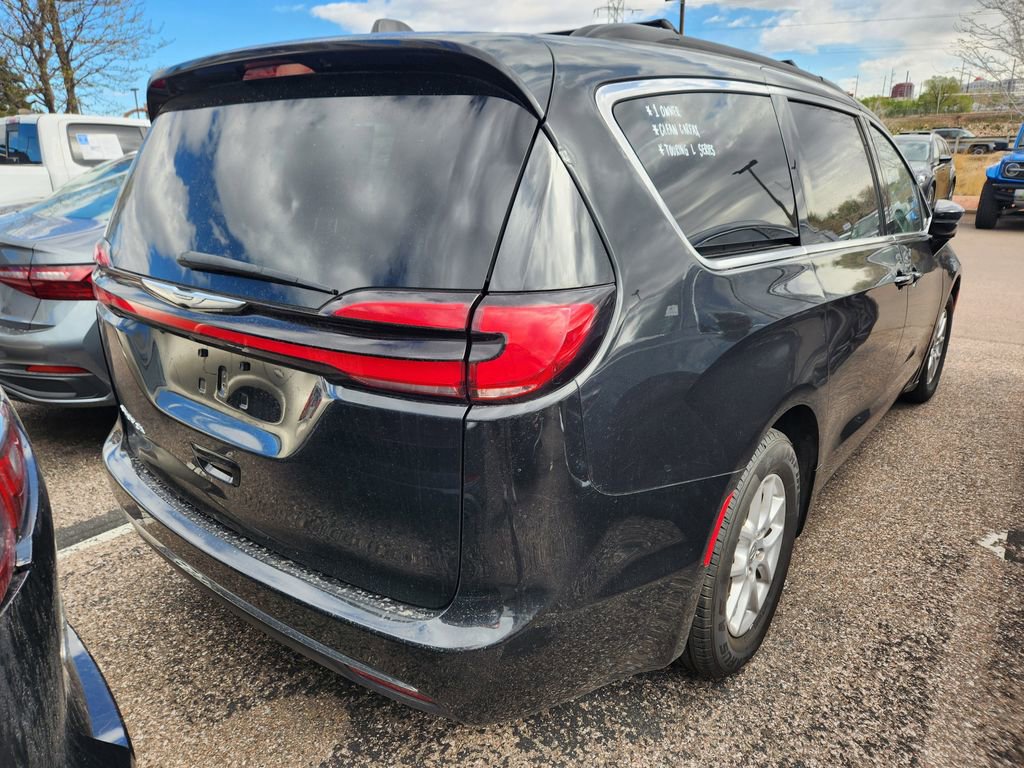 Used 2022 Chrysler Pacifica Touring-L image 9