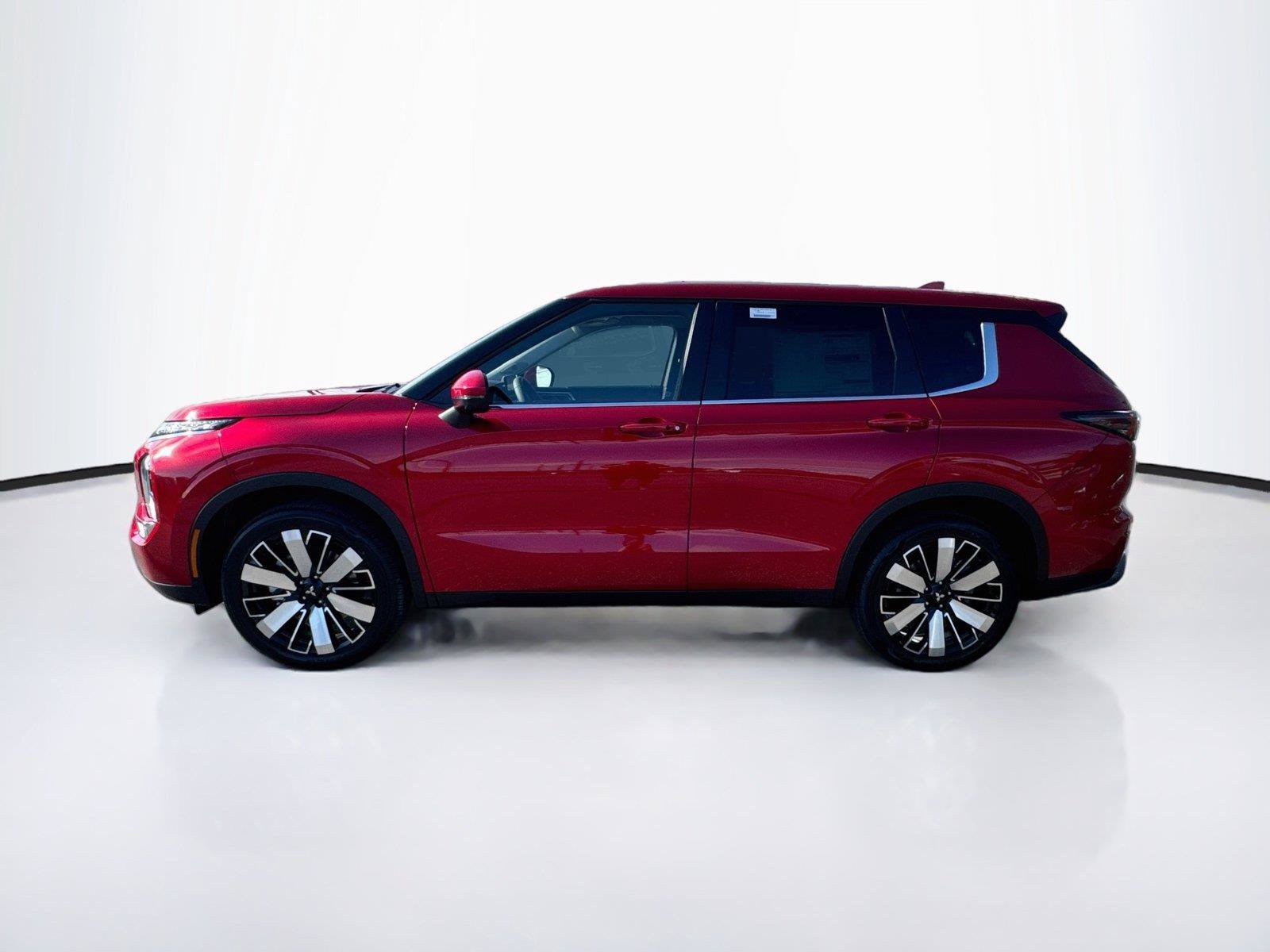 New 2026 Mitsubishi Outlander SE FWD image 2