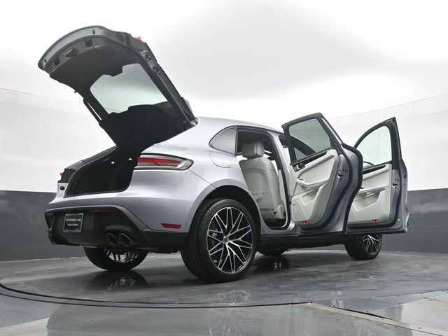 New 2026 Porsche Macan Turbo image 27