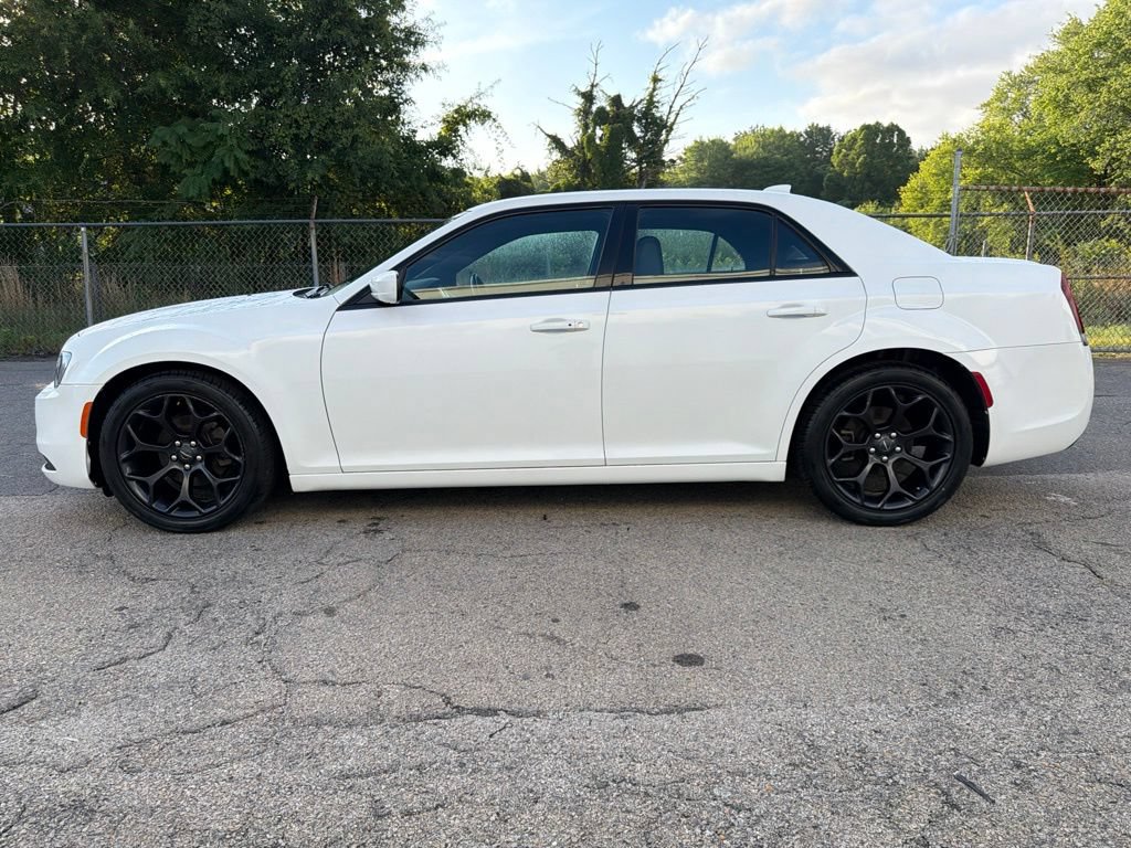 Used 2019 Chrysler 300 S RWD image 5