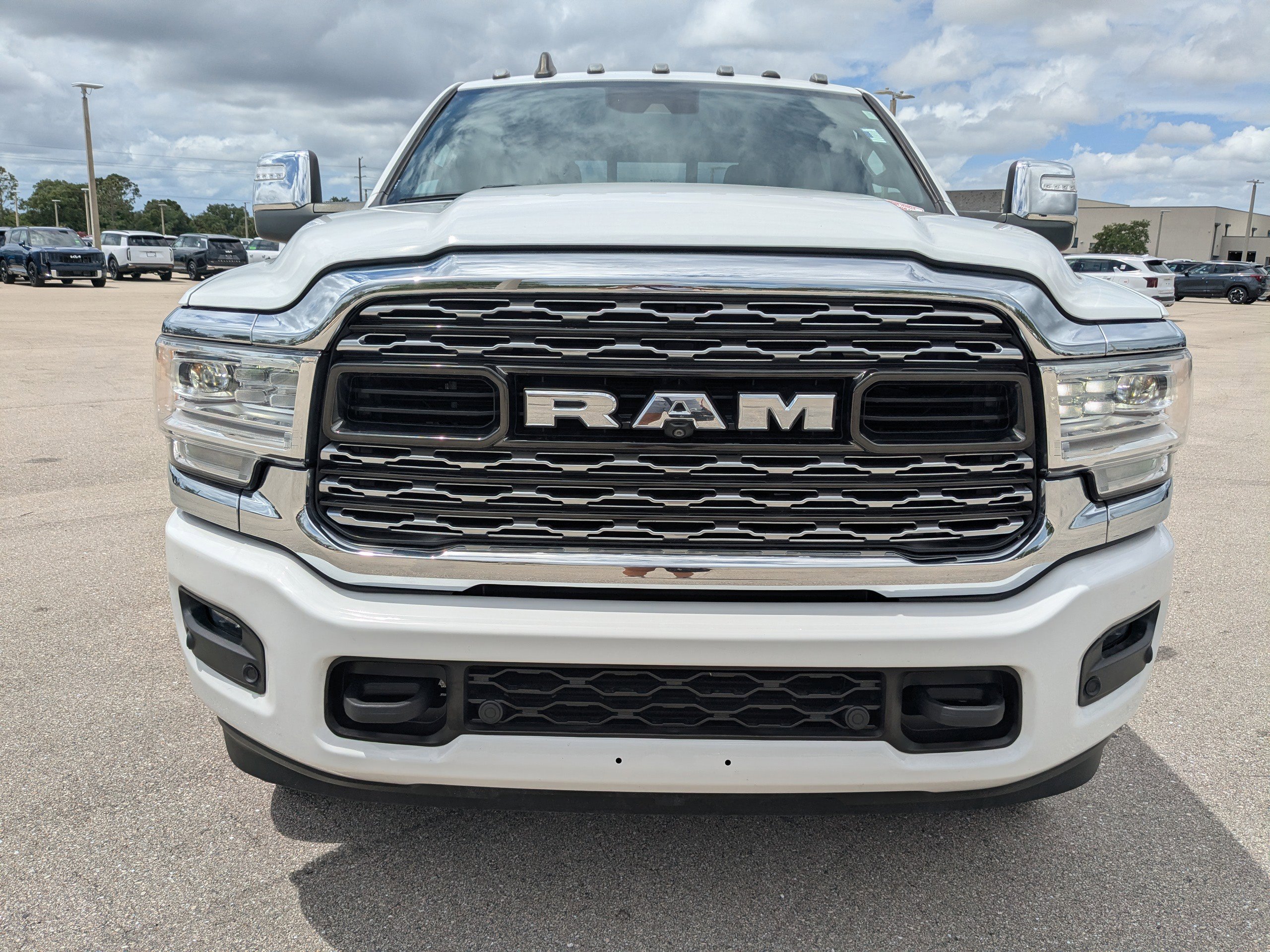 Used 2024 RAM 3500 Limited image 3