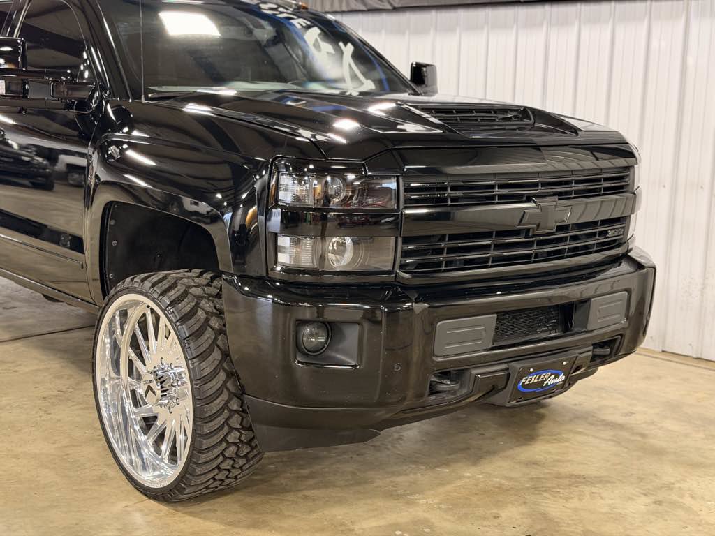 Used 2019 Chevrolet Silverado 2500 LTZ w/ Duramax Plus Package AWD/4WD image 13