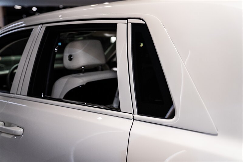 Used 2026 Rolls-Royce Phantom Sedan RWD image 23