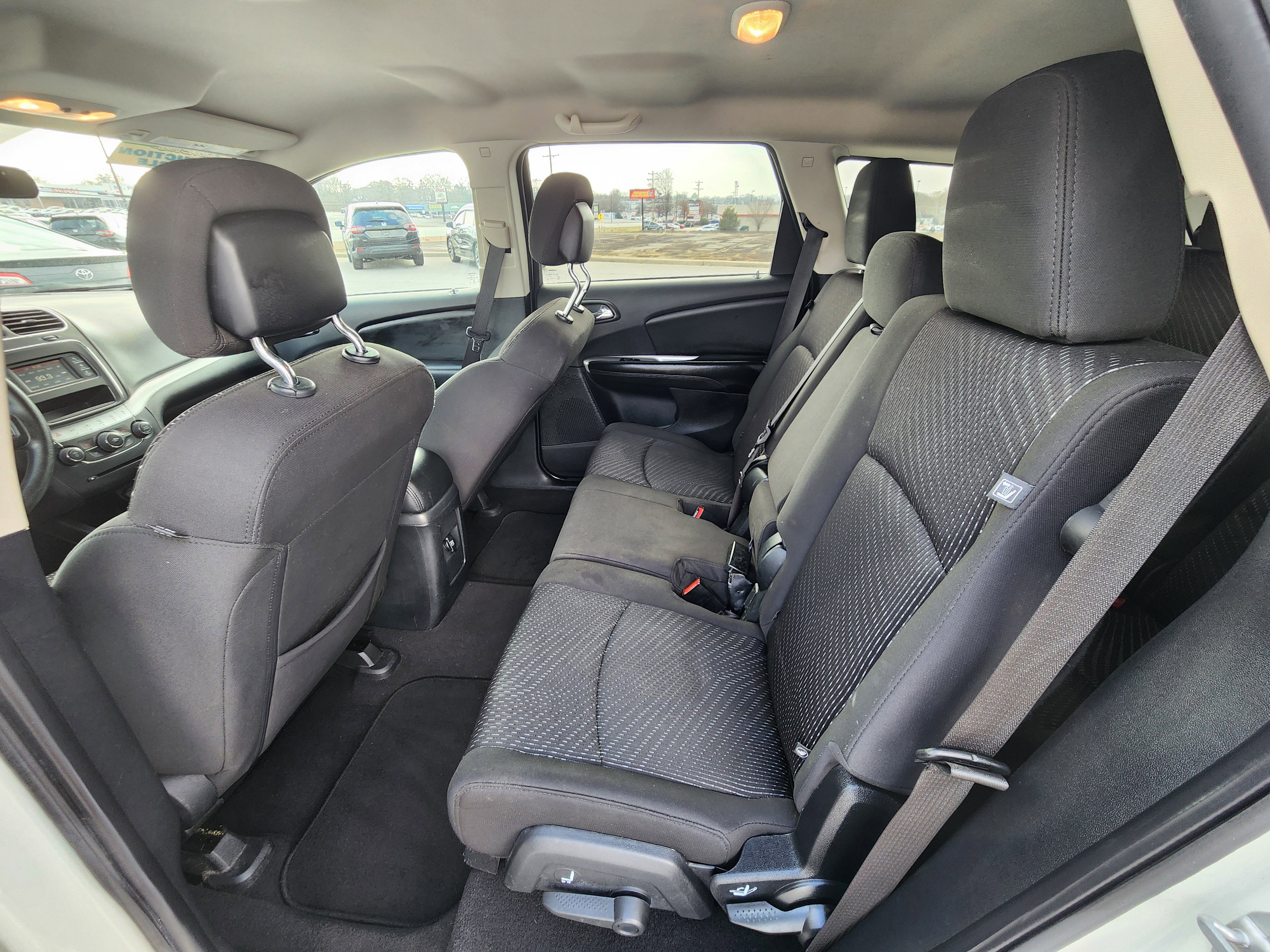 Used 2018 Dodge Journey SE image 17