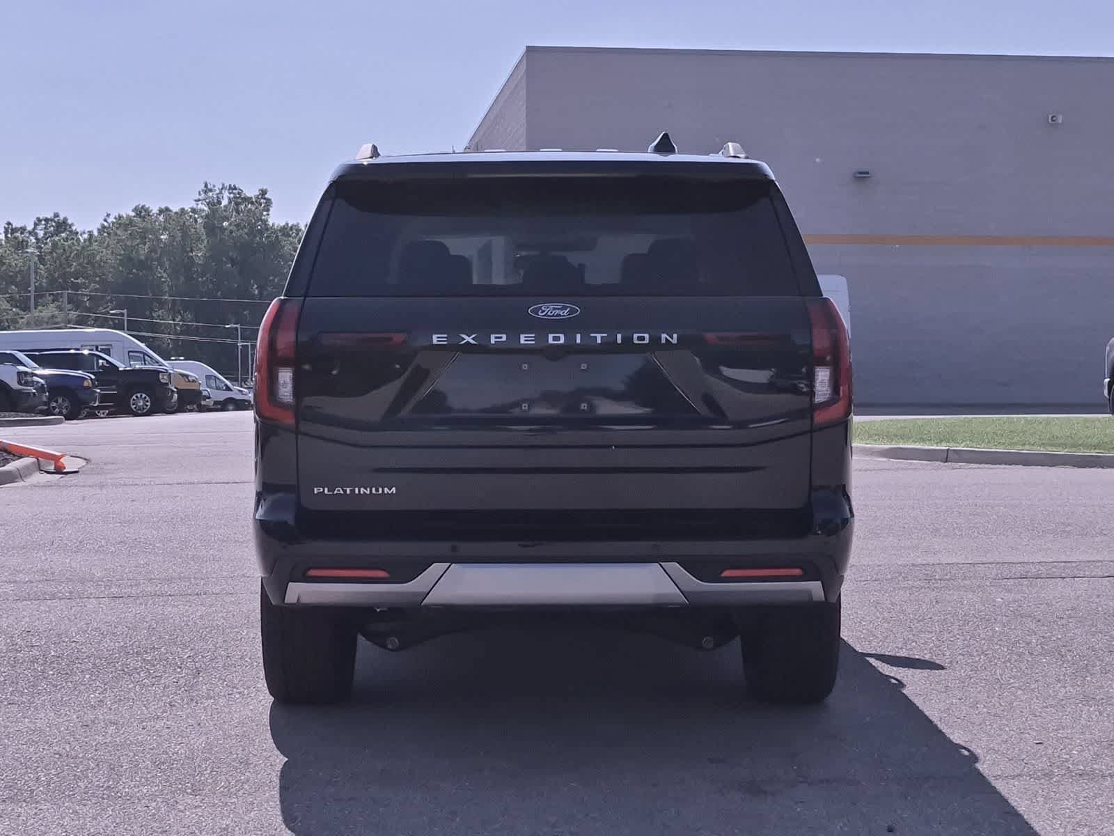 New 2025 Ford Expedition Platinum w/ Platinum Ultimate Package AWD/4WD image 7