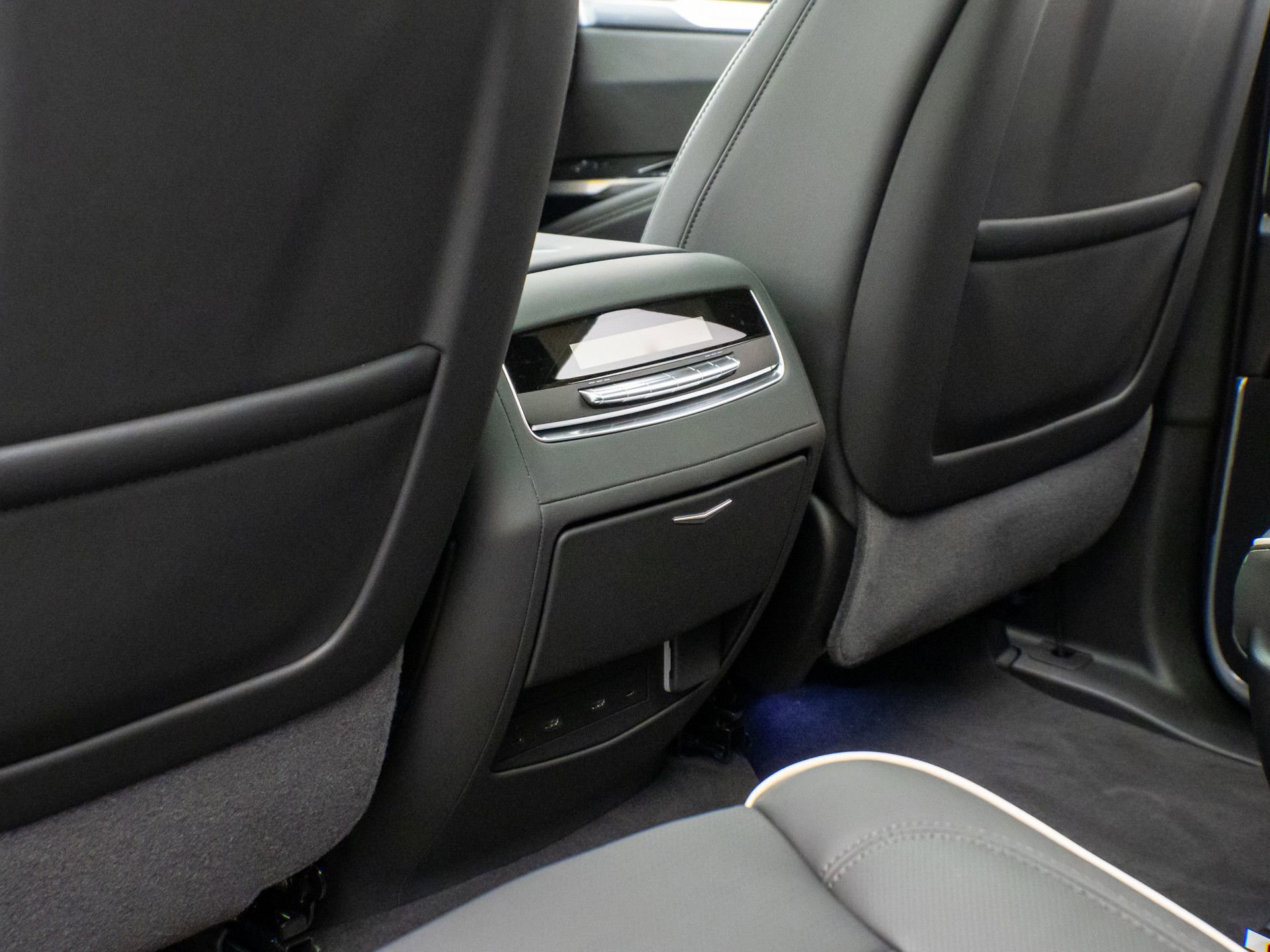 New 2026 Cadillac Escalade Luxury image 18