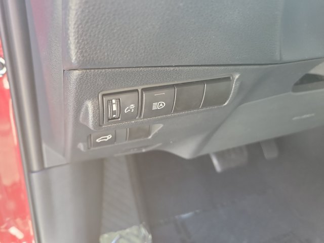 Used 2023 Toyota Corolla Cross XLE w/ Convenience Package FWD image 27