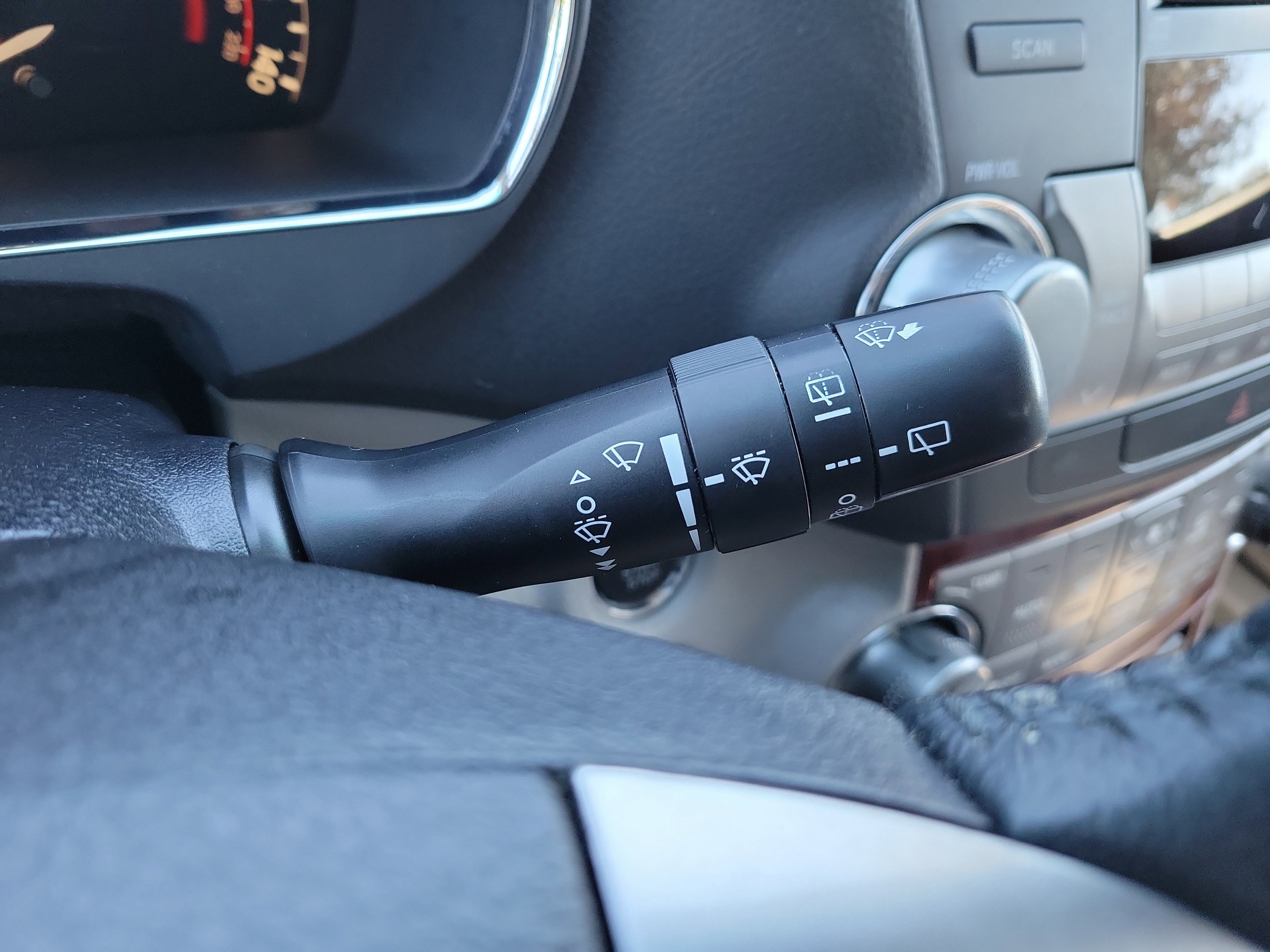 Used 2011 Toyota Highlander Limited image 30