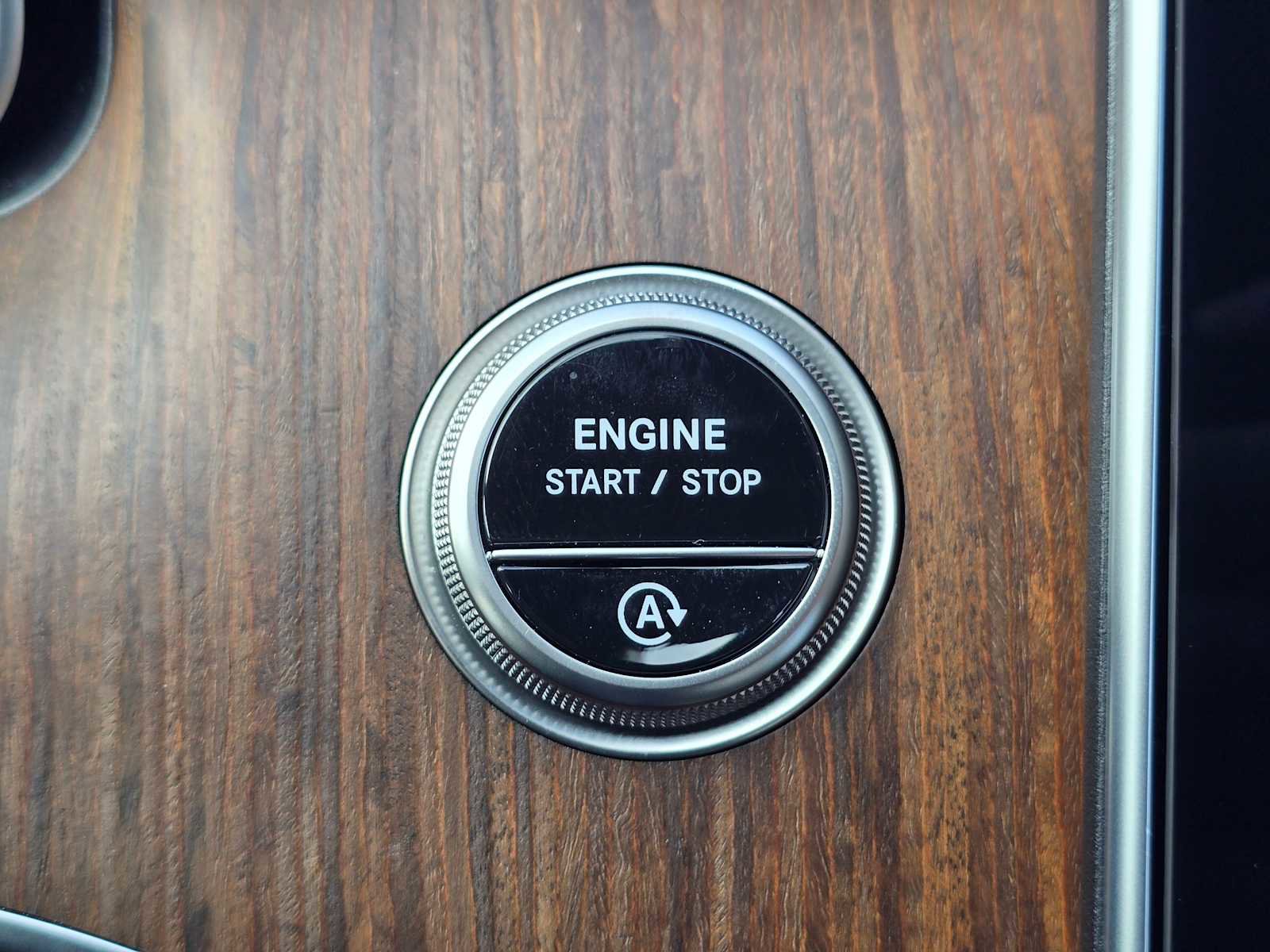 Used 2025 Mercedes-Benz C 300 Sedan image 35