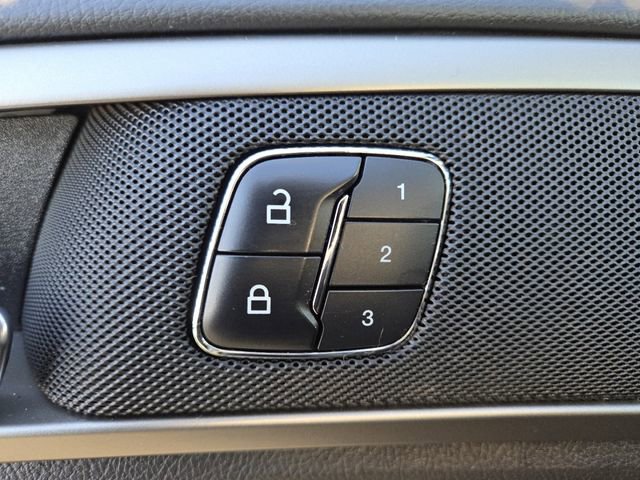 Used 2016 Ford Fusion SE w/ Equipment Group 202A image 10