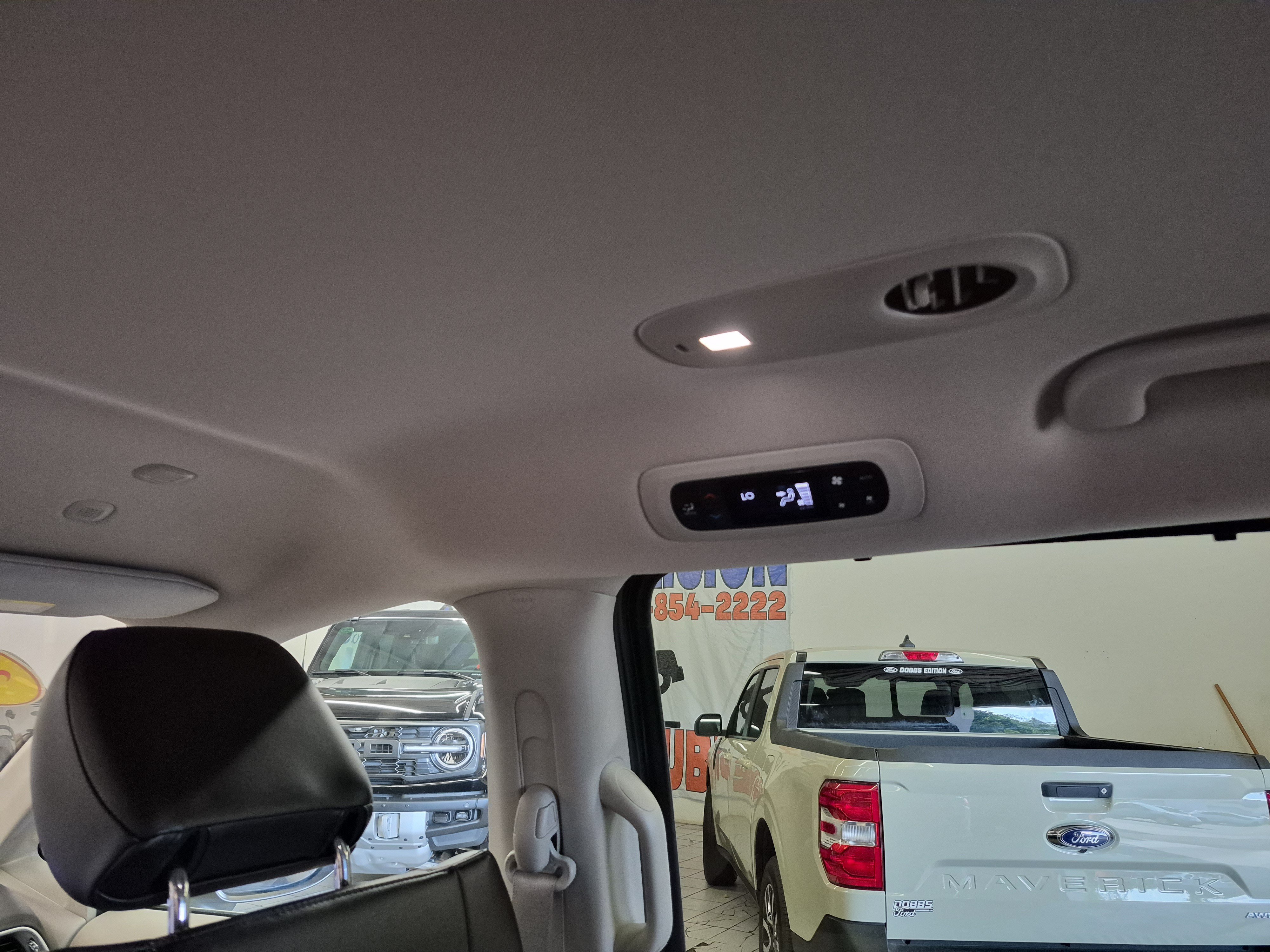 Used 2023 Chrysler Pacifica Touring-L FWD image 18