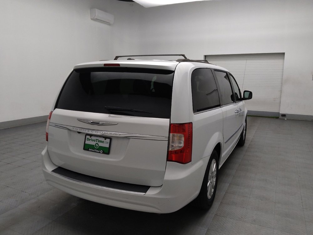 Used 2016 Chrysler Town & Country Touring w/ Driver Convenience Group image 9