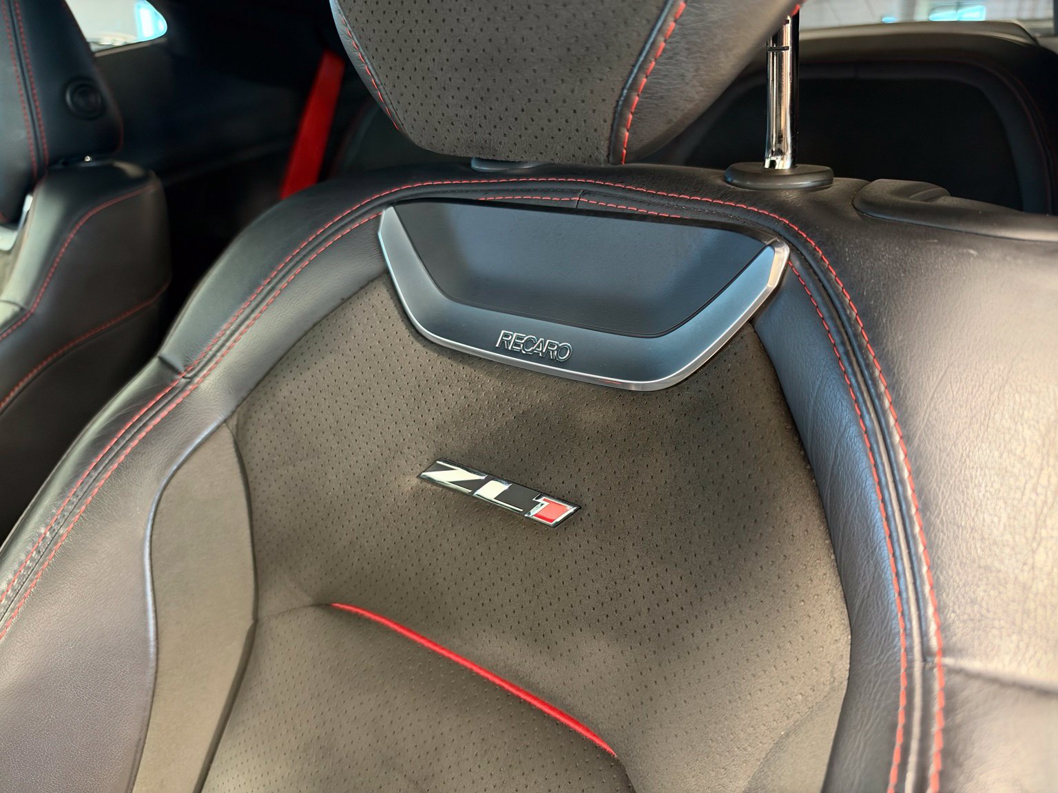 Used 2019 Chevrolet Camaro ZL1 RWD image 20