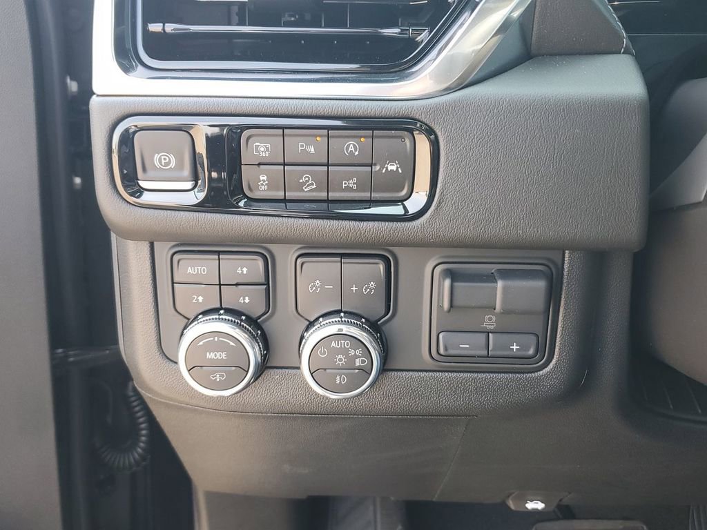 New 2025 GMC Yukon XL Denali w/ Denali Reserve Package image 19