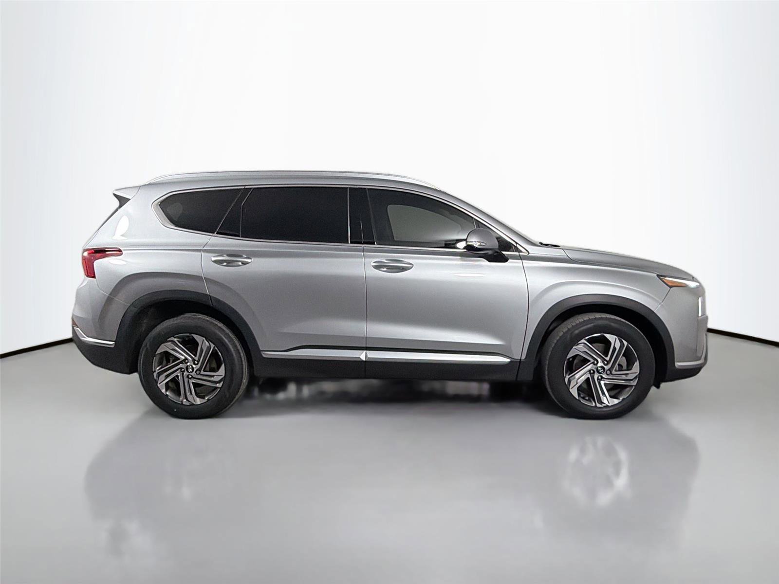 Used 2022 Hyundai Santa Fe SEL w/ Convenience + Premium Package FWD image 4