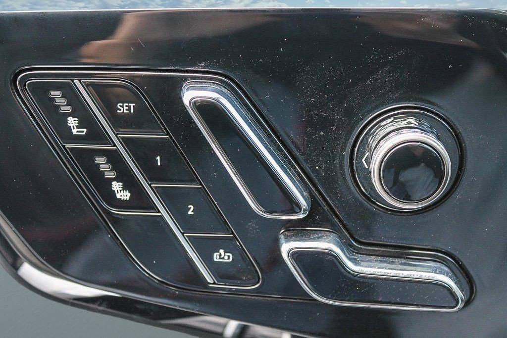 Certified 2025 Cadillac Optiq Sport 1 AWD/4WD image 28