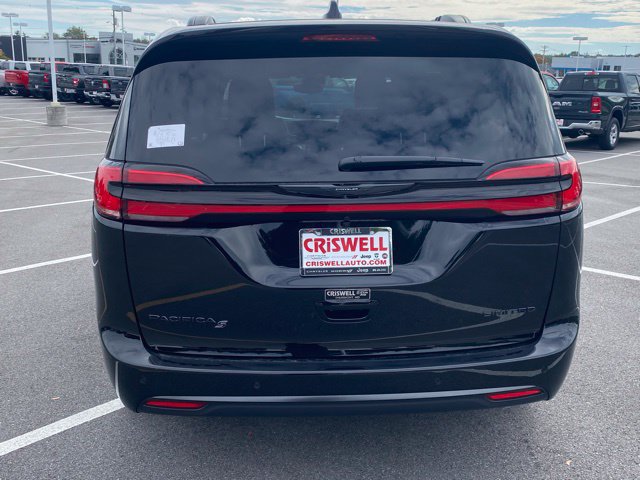 New 2026 Chrysler Pacifica Limited w/ S Appearance Package FWD image 5