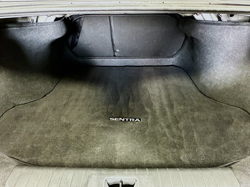 Certified 2025 Nissan Sentra SR FWD image 33