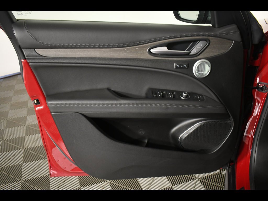 Used 2022 Alfa Romeo Stelvio Ti image 23