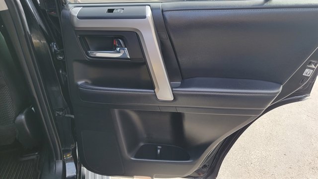 Used 2018 Toyota 4Runner SR5 image 54