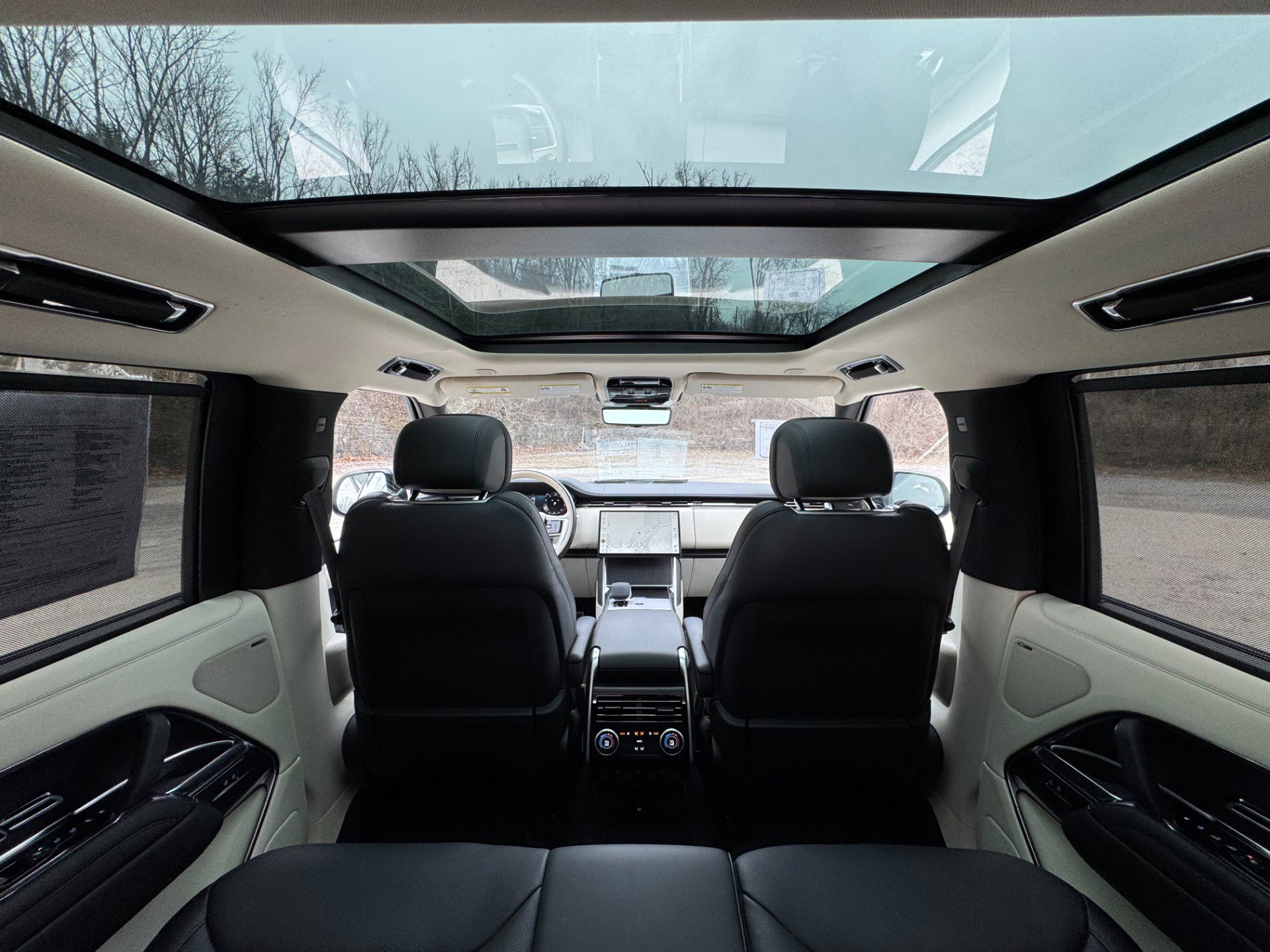 Used 2024 Land Rover Range Rover SE image 41