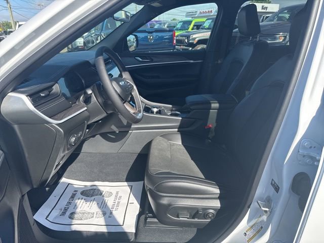 New 2026 Jeep Grand Cherokee Altitude RWD image 10