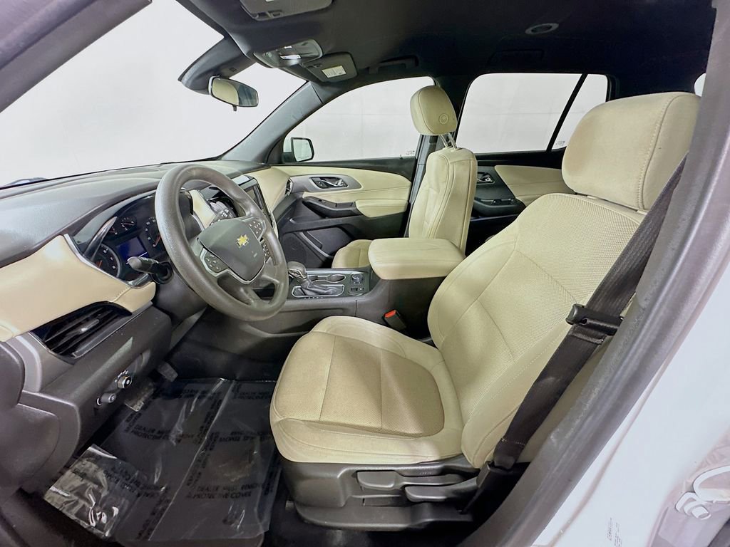 Used 2023 Chevrolet Traverse LS w/ Safety Package FWD image 15