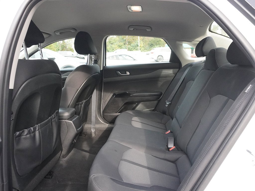 Used 2023 Kia K5 LXS image 32