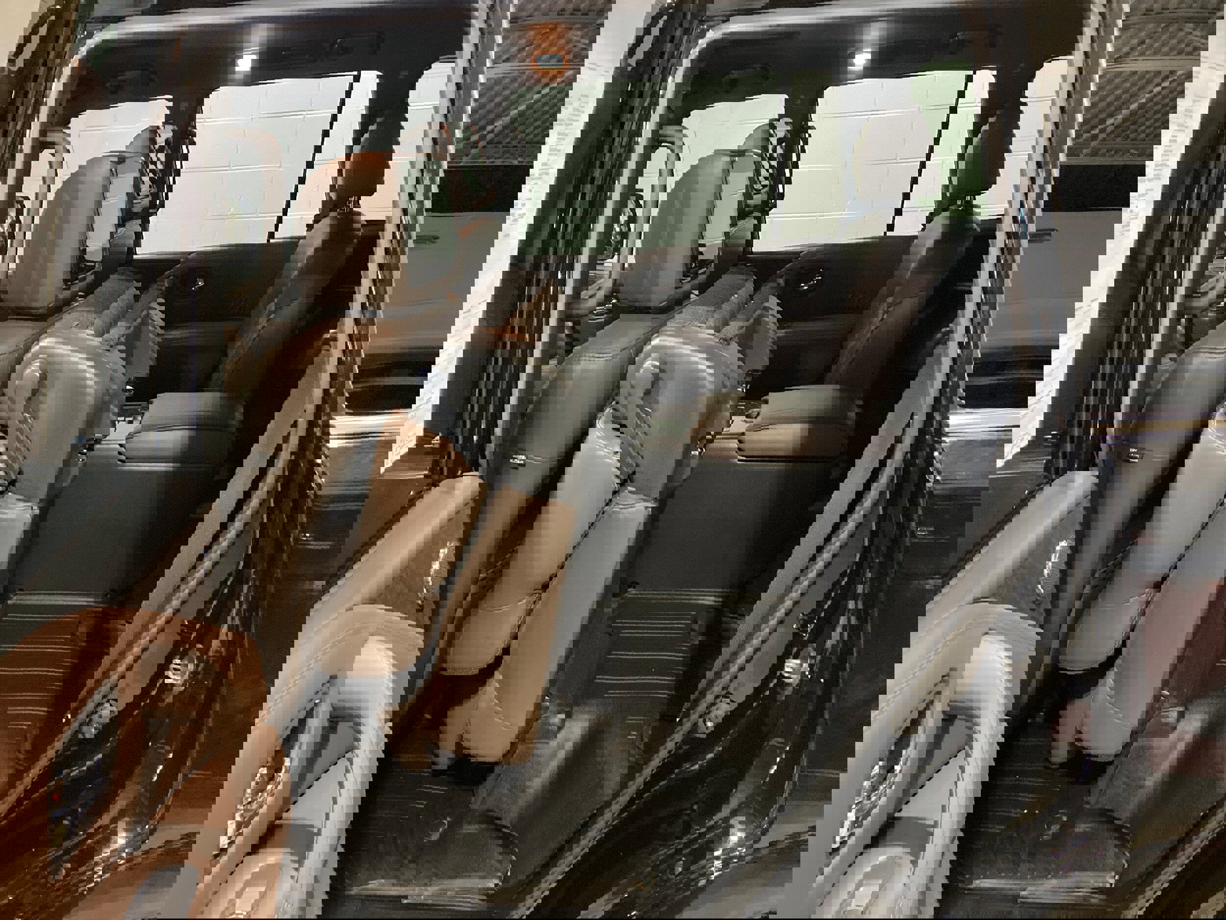 Used 2022 Nissan Armada Platinum w/ Captain's Chairs Package image 23